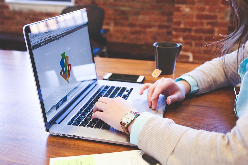 Apply online for United States scholarships for master’s programs